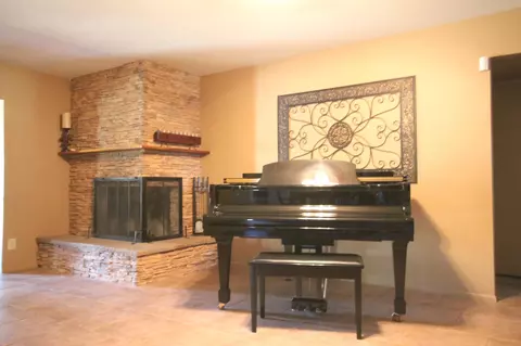 1115 E Grandview Rd, Phoenix, AZ 85022 photo 9