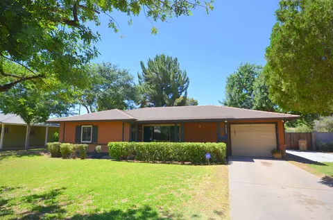 4033 E Mitchell Dr, Phoenix, AZ 85018 photo 1