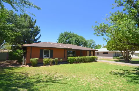 4033 E Mitchell Dr, Phoenix, AZ 85018 photo 2