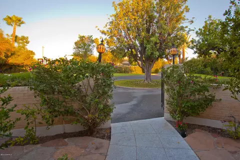 21 Biltmore Estates Dr, Phoenix, AZ 85016 photo 7