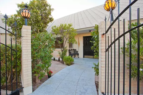 21 Biltmore Estates Dr, Phoenix, AZ 85016 photo 8
