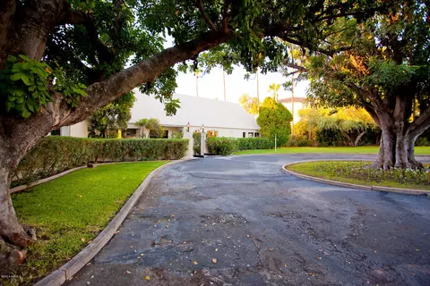 21 Biltmore Estates Dr, Phoenix, AZ 85016 photo 5