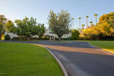 21 Biltmore Estates Dr, Phoenix, AZ 85016 photo 3