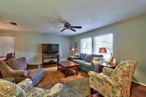 2132 E Gelding Dr, Phoenix, AZ 85022 photo 5