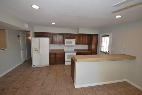 1704 E Broadmor Dr, Tempe, AZ 85282 photo 4