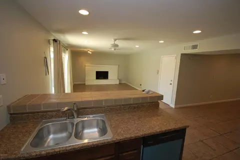 1704 E Broadmor Dr, Tempe, AZ 85282 photo 9