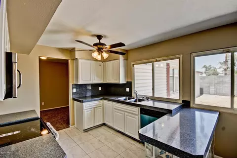 4206 E Vineyard Rd, Phoenix, AZ 85042 photo 5