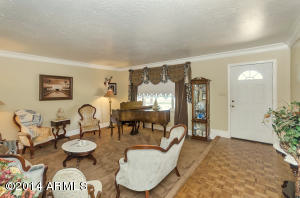625 E Leah Ln, Gilbert, AZ 85234 photo 3