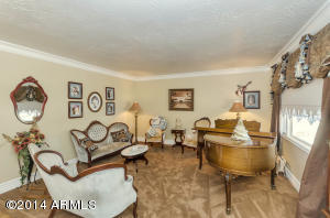 625 E Leah Ln, Gilbert, AZ 85234 photo 4