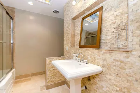 346 E Highland Ave, Phoenix, AZ 85012 photo 10