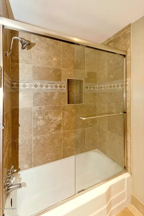 346 E Highland Ave, Phoenix, AZ 85012 photo 11