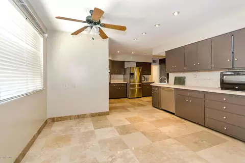346 E Highland Ave, Phoenix, AZ 85012 photo 9