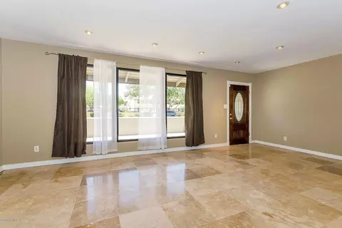 346 E Highland Ave, Phoenix, AZ 85012 photo 1
