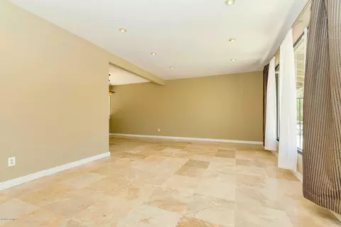 346 E Highland Ave, Phoenix, AZ 85012 photo 2