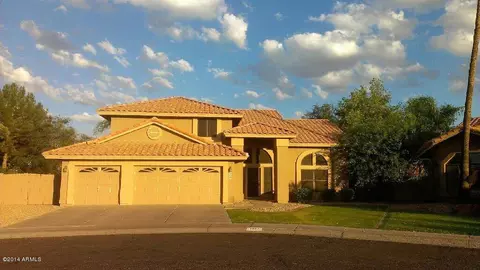 1047 S Capistrano Dr, Gilbert, AZ 85233 photo 1