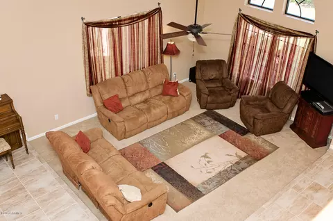 1047 S Capistrano Dr, Gilbert, AZ 85233 photo 4