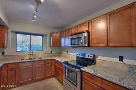 3913 E Graythorn St, Phoenix, AZ 85044 photo 6