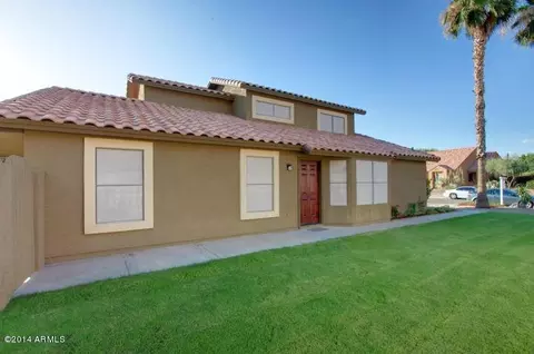 3913 E Graythorn St, Phoenix, AZ 85044 photo 2