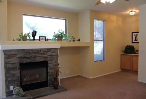 4123 E Lariat Ln, Phoenix, AZ 85050 photo 3