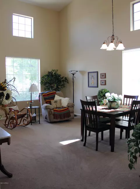 4123 E Lariat Ln, Phoenix, AZ 85050 photo 8