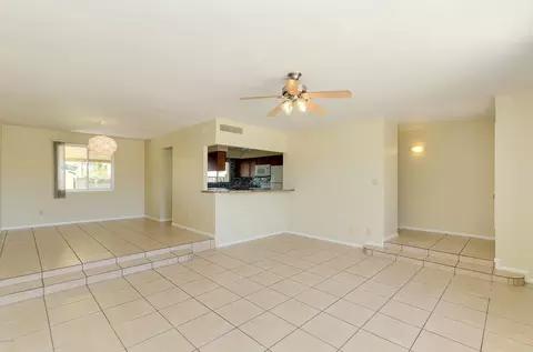 923 E Manhatton Dr, Tempe, AZ 85282 photo 3