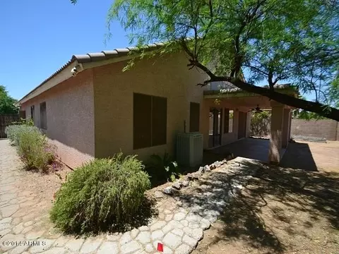 1854 E Smoke Tree Rd, Gilbert, AZ 85296 photo 3