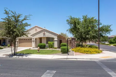 2990 E Crescent Way, Gilbert, AZ 85298 photo 2