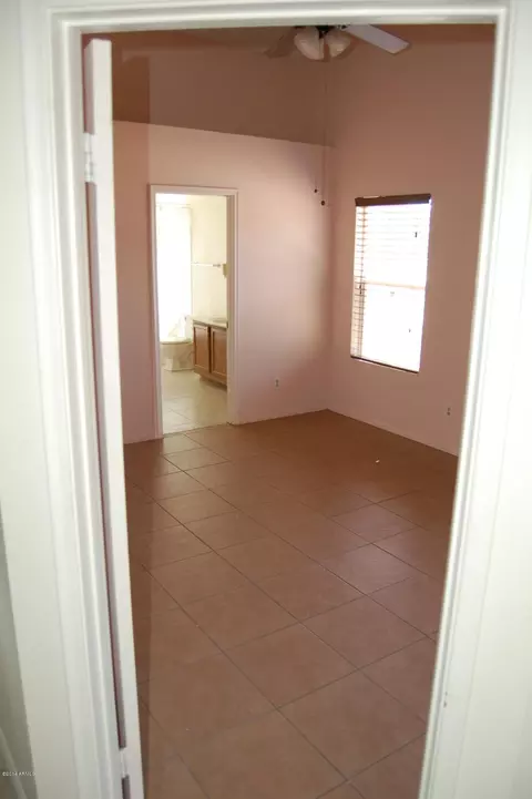 4452 E Olney Dr, Phoenix, AZ 85044 photo 8