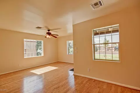 362 E Whitton Ave, Phoenix, AZ 85012 photo 12