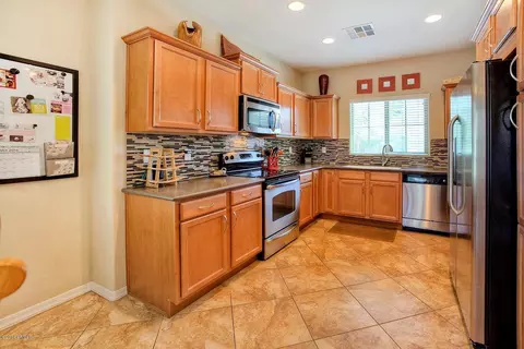 2149 W Scully Dr, Phoenix, AZ 85023 photo 8