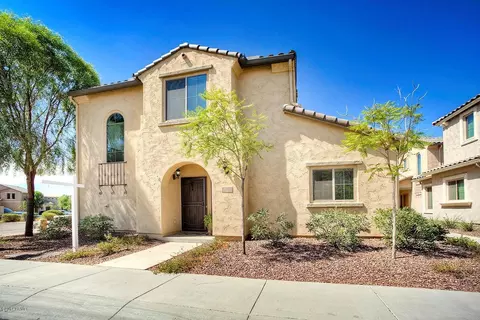 2149 W Scully Dr, Phoenix, AZ 85023 photo 2