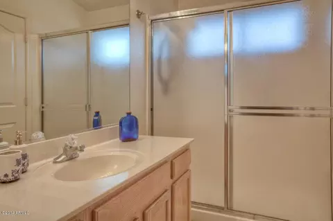 4705 E Abraham Ln, Phoenix, AZ 85050 photo 14