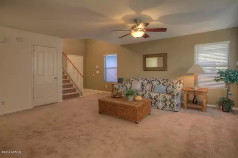 4705 E Abraham Ln, Phoenix, AZ 85050 photo 3
