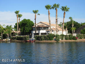 1808 E Catamaran Dr, Gilbert, AZ 85234 photo 1