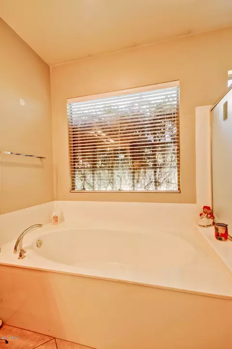 962 E Devon Dr, Gilbert, AZ 85296 photo 7