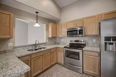 680 W Orange Dr, Gilbert, AZ 85233 photo 2