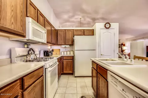 9065 E Hillview Cir, Mesa, AZ 85207 photo 13