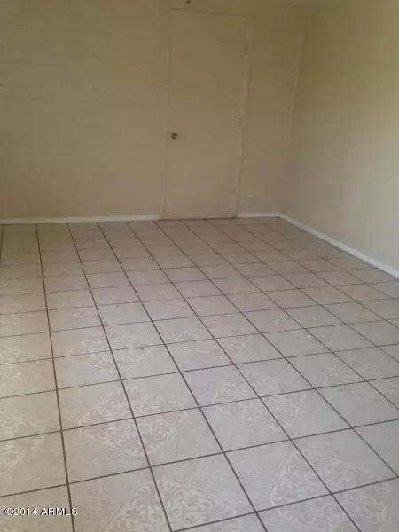 6415 W Weldon Ave, Phoenix, AZ 85033 photo 2