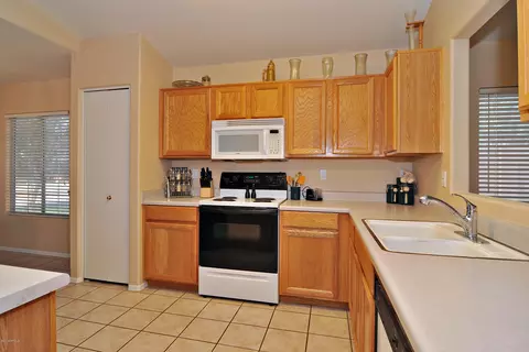 216 W Jasper Dr, Gilbert, AZ 85233 photo 9