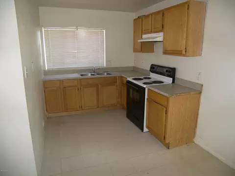 2504 E Mobile Ln, Phoenix, AZ 85040 photo 8