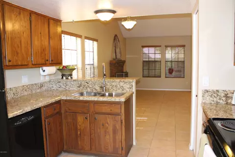 4835 E Mcneil St #6, Phoenix, AZ 85044 photo 8