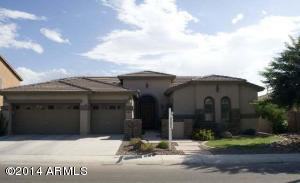 3683 E Ravenswood Dr, Gilbert, AZ 85298 photo 1