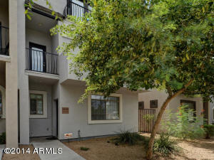 2839 E Pinchot Ave, Phoenix, AZ 85016 photo 2