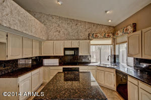 2301 E Indigo Bay Dr, Gilbert, AZ 85234 photo 6