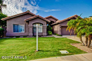 2301 E Indigo Bay Dr, Gilbert, AZ 85234 photo 2