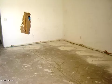 2750 E Corona Ave, Phoenix, AZ 85040 photo 3