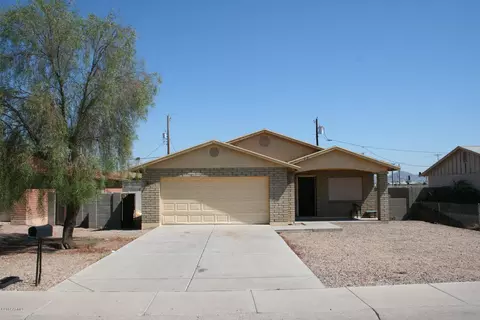 2750 E Corona Ave, Phoenix, AZ 85040 photo 1