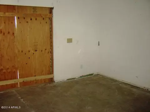 2750 E Corona Ave, Phoenix, AZ 85040 photo 2
