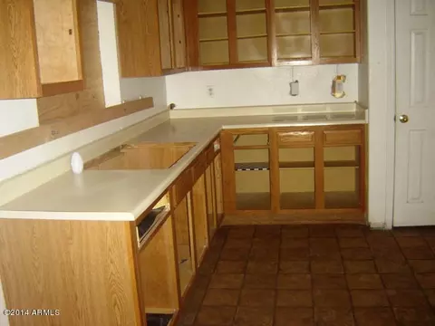 2750 E Corona Ave, Phoenix, AZ 85040 photo 4
