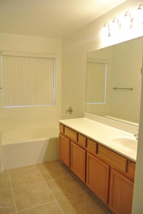 7013 S 25th Dr, Phoenix, AZ 85041 photo 15